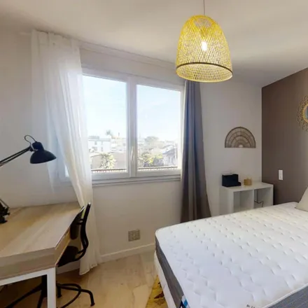 Rent this 1 bed room on 72 Avenue de la Gloire in 31500 Toulouse, France