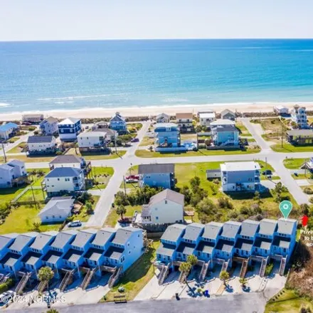 Image 7 - Bermuda Landing Place, North Topsail Beach, NC, USA - House for sale