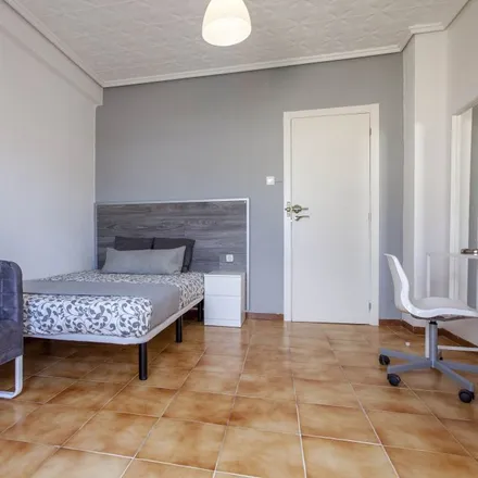 Rent this 3 bed room on 098 Sants Just i Pastor in Carrer dels Sants Just i Pastor, 46021 Valencia