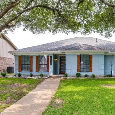 Buy this 3 bed house on 3051 Rambling Dr in Dallas, Texas