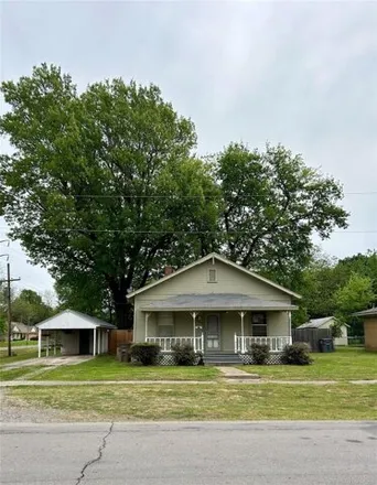 Buy this 2 bed house on 514 Southeast 4th Street in Wagoner, OK 74467