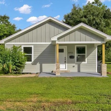 Buy this 3 bed house on 6921 Howe Street in Groves, TX 77619