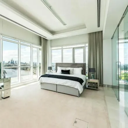 Image 7 - Berkeley Tower, 48 Westferry Circus, Canary Wharf, London, E14 8RP, United Kingdom - House for rent