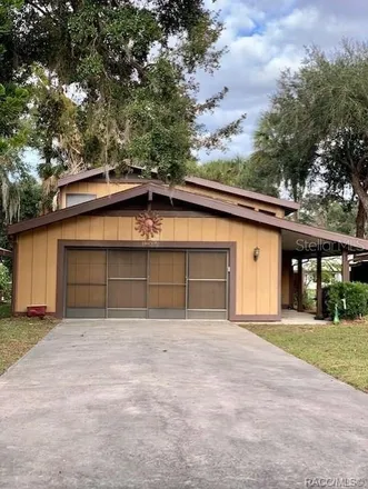 Rent this 3 bed house on 11390 West Riverhaven Drive in Homosassa, Citrus County