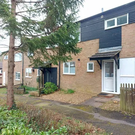 Rent this 3 bed townhouse on Condor Close in Milton Keynes, MK6 5BE