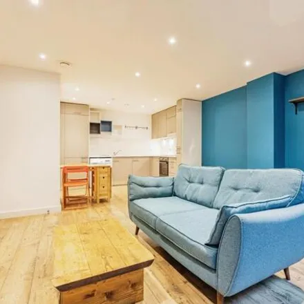 Image 3 - Mustang House, 87 Canonbury Road, London, N1 2UH, United Kingdom - Apartment for sale