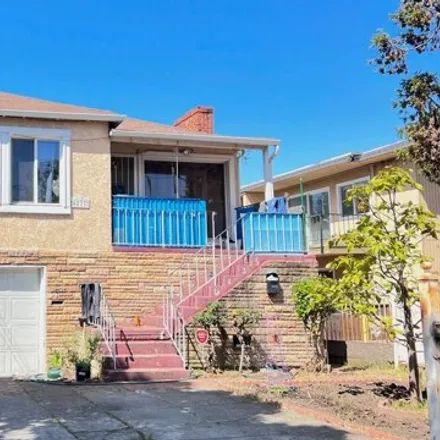 Buy this 4 bed house on 6237 Hayes Street in Oakland, CA 94613