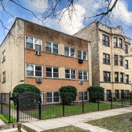 Buy this 1 bed condo on 4621-4623 North Paulina Street in Chicago, IL 60613