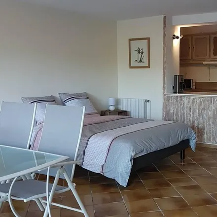 Rent this 1 bed apartment on 83300 Draguignan