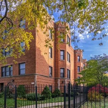 Rent this 2 bed condo on 1507-1509 West Sherwin Avenue in Chicago, IL 60626