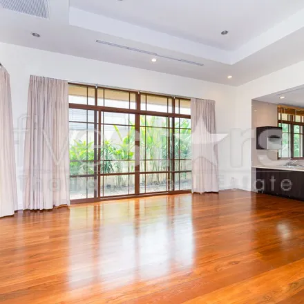 Rent this 4 bed apartment on Pra Mae Mary Prakhanong School in Soi Sukhumvit 67, Vadhana District