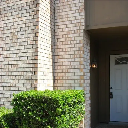 Image 4 - 912 Shadycreek Lane, Bedford, TX 76021, USA - Townhouse for rent