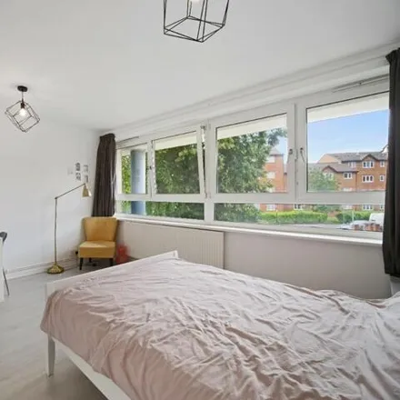 Image 1 - Trundleys Terrace, London, SE8 5AZ, United Kingdom - Apartment for sale
