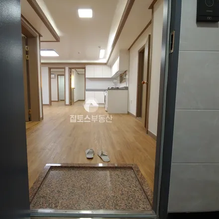 Rent this 3 bed apartment on 서울특별시 관악구 신림동 103-232