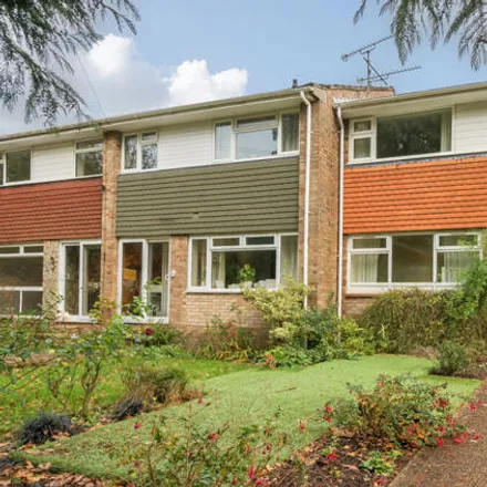 Buy this 3 bed townhouse on 50 Eight Acres in Romsey, SO51 5BQ