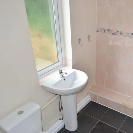 Image 5 - unnamed road, Telford, TF3 2BW, United Kingdom - Room for rent