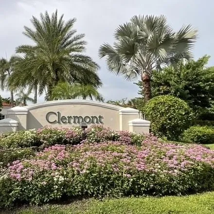 Rent this 3 bed condo on 1659 Clermont Drive in Collier County, FL 34109