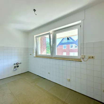 Rent this 2 bed apartment on Südring in 33647 Bielefeld, Germany