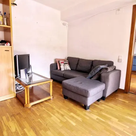 Rent this 7 bed apartment on Carrer de l'Explorador Andrés in 6, 46022 Valencia