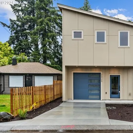 Buy this 5 bed house on 2417 Southeast Chestnut Street in Portland, OR 97267