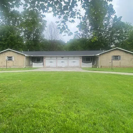 Buy this 6 bed house on 1350/1356 Sodom Hutchings Rd in Girard, Ohio
