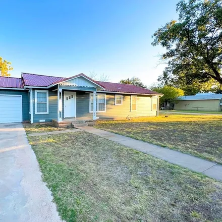 Buy this 3 bed house on 900 North 7th Street in Haskell, TX 79521