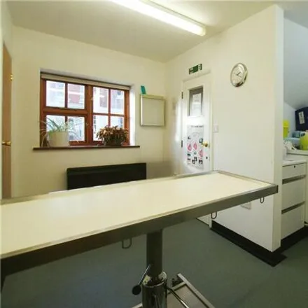 Image 5 - Rowlands Castle Veterinary Clinic, The Green, Rowlands Castle, PO9 6BN, United Kingdom - House for sale