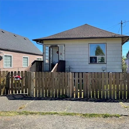 Buy this 3 bed house on 916 Soule Avenue in Hoquiam, WA 98550