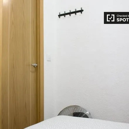 Image 3 - Carrer de Joaquín Costa, 42, 08001 Barcelona, Spain - Room for rent