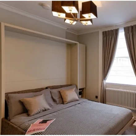 Rent this studio apartment on 15 Thornton Place in London, W1H 1FH