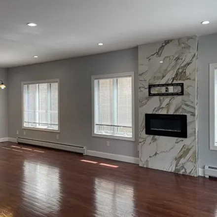 Rent this 3 bed apartment on 315 Knox Avenue in Grantwood, Cliffside Park