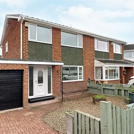 Buy this 3 bed duplex on The Cloisters in Stockton-on-Tees, TS19 7JR