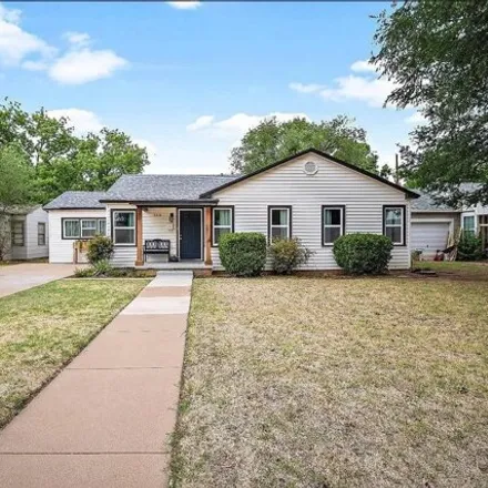 Buy this 4 bed house on 2604 33rd Street in Lubbock, TX 79410