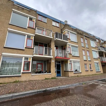 Rent this 3 bed apartment on Middenkous 45 in 3025 HE Rotterdam, Netherlands