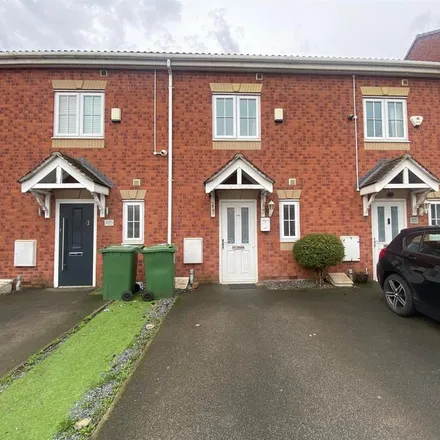 Rent this 3 bed townhouse on unnamed road in Heckmondwike, WF14 0QZ