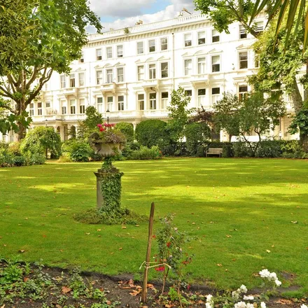 Rent this 2 bed apartment on 35 Earl's Court Square in London, SW5 9BY