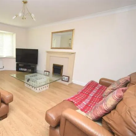 Image 4 - Cherwell Road, Westhoughton, BL5 3TX, United Kingdom - House for sale