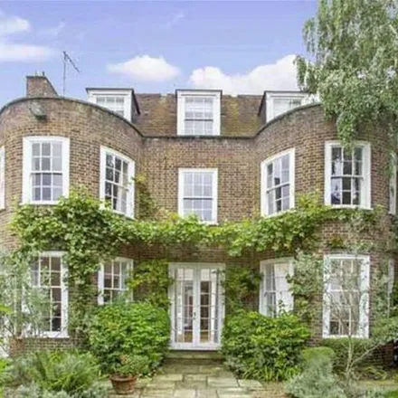 Rent this 6 bed apartment on 32 Springfield Road in London, NW8 0QJ