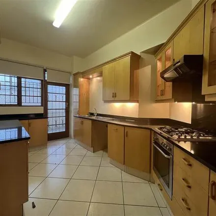 Image 5 - 4th Avenue, Houghton Estate, Johannesburg, 2001, South Africa - Apartment for rent