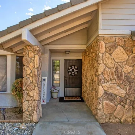 Image 5 - 13347 Ivanpah Road, Apple Valley, CA 92308, USA - House for sale
