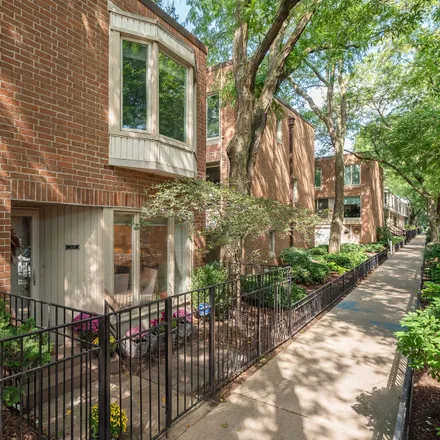 Buy this 2 bed townhouse on 1800-1808 North Dayton Street in Chicago, IL 60614