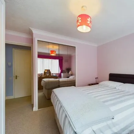 Image 9 - Beaufort Court, St. Leonard's Road, Eastbourne, BN21 3UH, United Kingdom - Apartment for sale