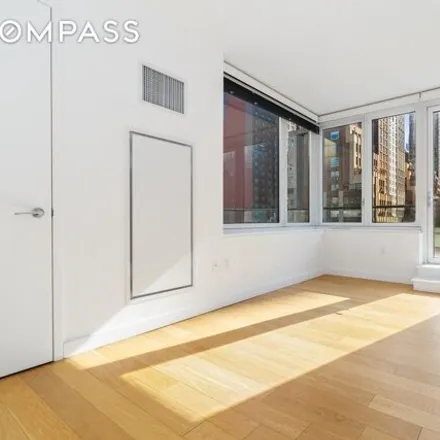 Image 4 - LANA, 515 9th Avenue, New York, NY 10018, USA - House for rent