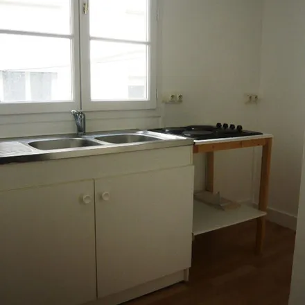 Rent this 3 bed apartment on 13 Rue du Val de Loire in 49000 Angers, France