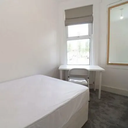 Rent this studio house on Roundwood Road in London, NW10 3UG