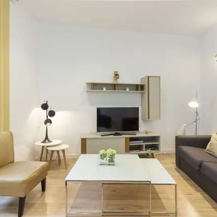 Image 5 - Madrid, El Corte Inglés, Calle del Maestro Victoria, 28013 Madrid - Apartment for rent