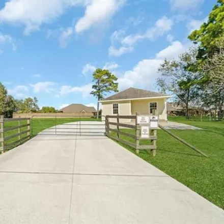 Rent this 3 bed house on 953 Magnolia Parkway in Brazoria County, TX 77583