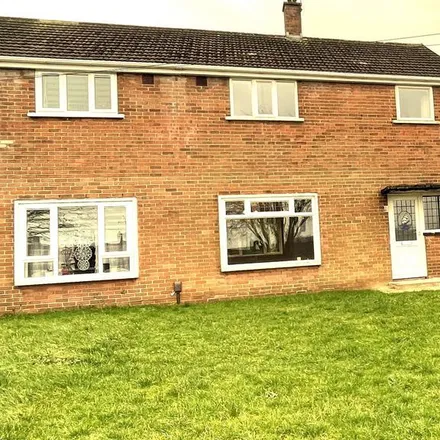 Rent this 3 bed duplex on Gainsborough Drive in Caerleon, NP19 7NX