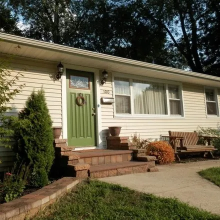 Image 1 - 96 Center Street, Moorestown Township, NJ 08057, USA - House for rent