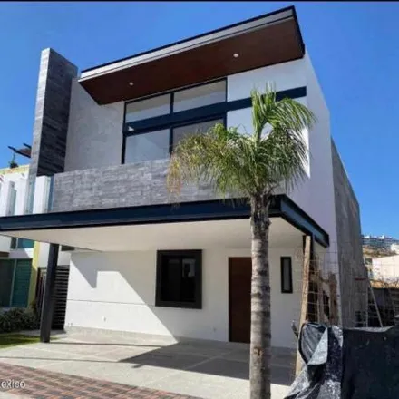 Buy this 4 bed house on Callejón de Los Mendoza in Santa Barbara, 76900 Corregidora
